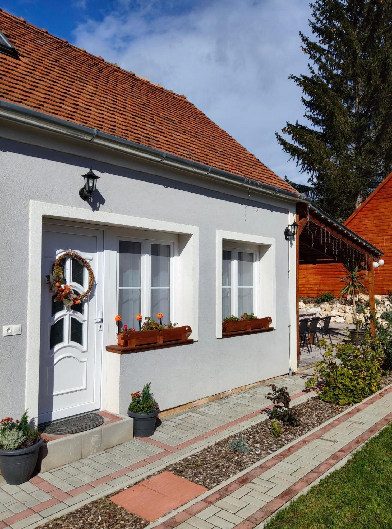 Borostyankut Wellness Home Bakonybel Luaran gambar